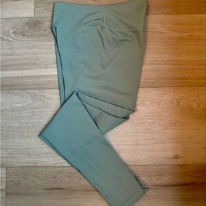 AYBL Women’s Sage Green Athletic Seamless Workout Leggings Medium Gym Yoga Bike